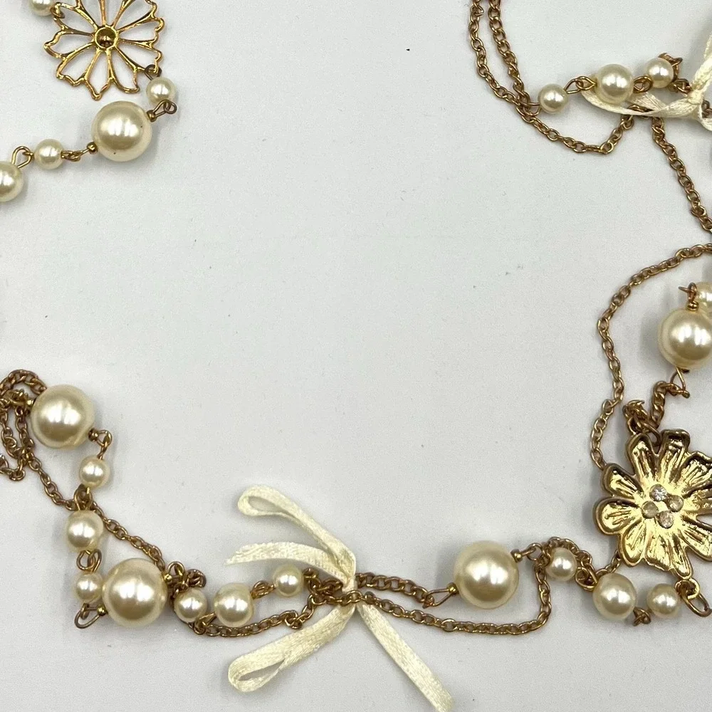 Vintage Style Gold Tone Pearl Floral Necklace & Earring Set White Ribbon Bows